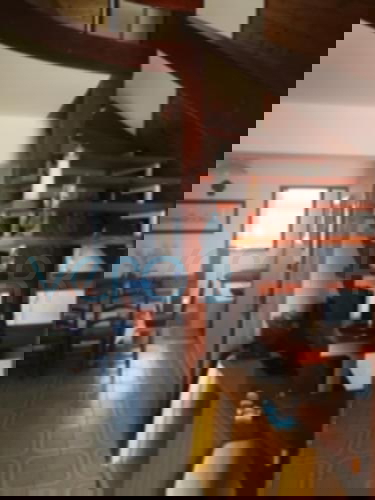 Omišalj, otok Krk, kamnita hiša v nizu z 2 apartmajema, terasa, parkirišče, prodaja