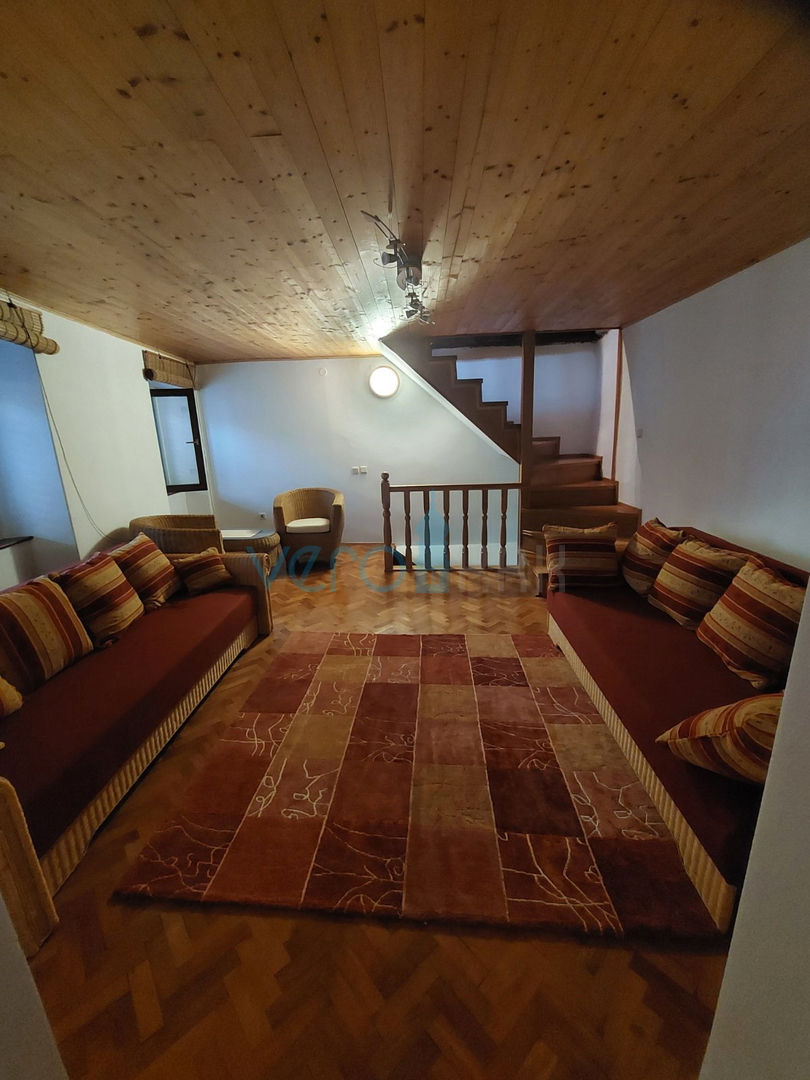 Omišalj, staro jedro, obnovljena kamnita hiša, 140 m2, prodaja