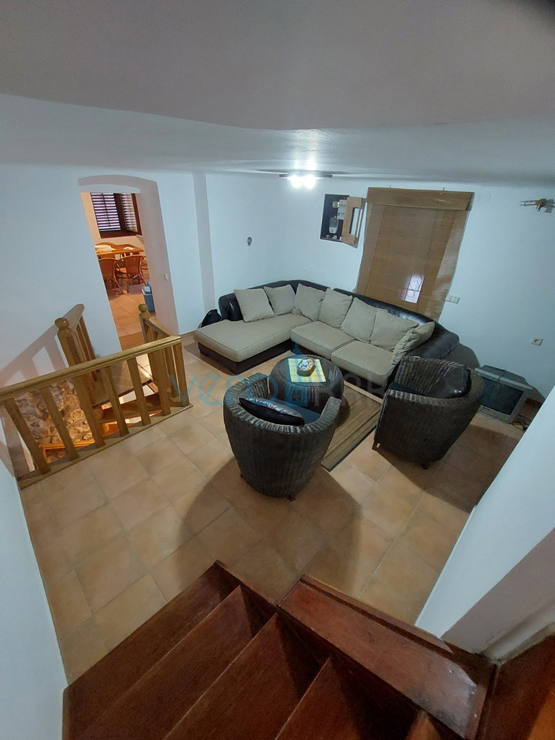 Omišalj, staro jedro, obnovljena kamnita hiša, 140 m2, prodaja