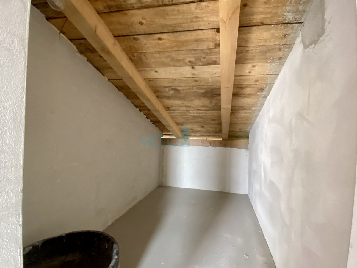 Kostrena - obnovljena stara hiša, 5 apartmajev, razgled, prodaja