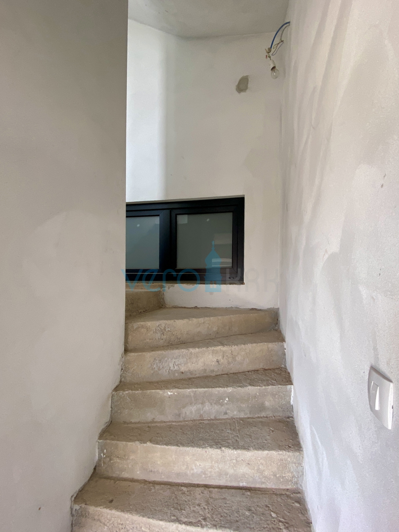 Kostrena - obnovljena stara hiša, 5 apartmajev, razgled, prodaja