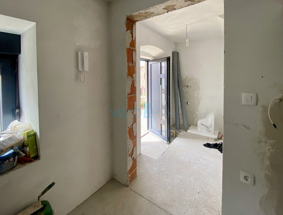 Kostrena - obnovljena stara hiša, 5 apartmajev, razgled, prodaja