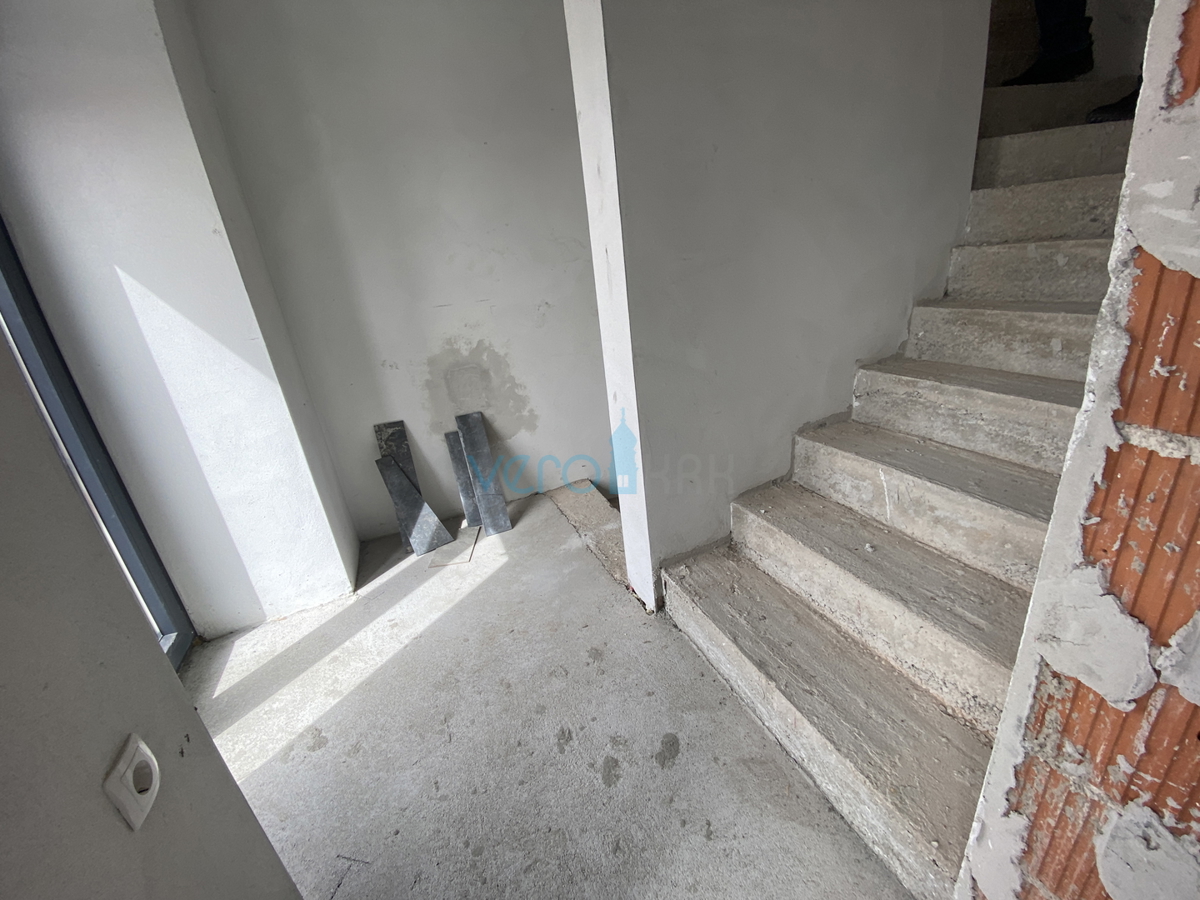 Kostrena - obnovljena stara hiša, 5 apartmajev, razgled, prodaja