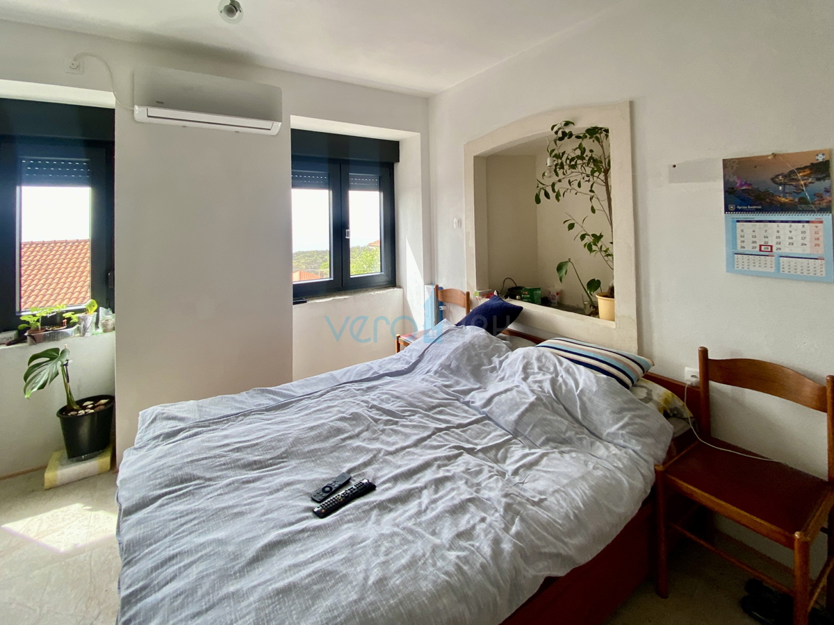 Kostrena - obnovljena stara hiša, 5 apartmajev, razgled, prodaja