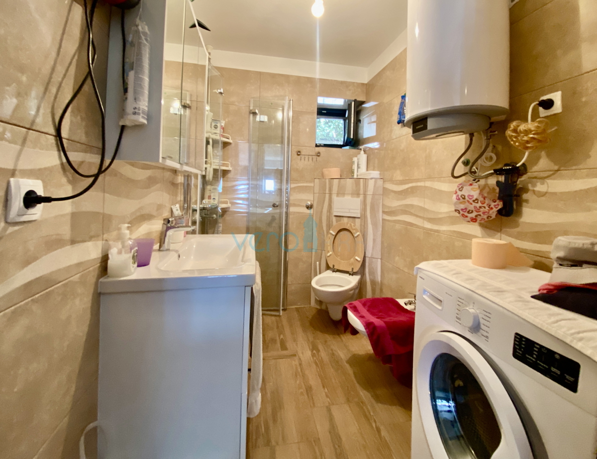 Kostrena - obnovljena stara hiša, 5 apartmajev, razgled, prodaja