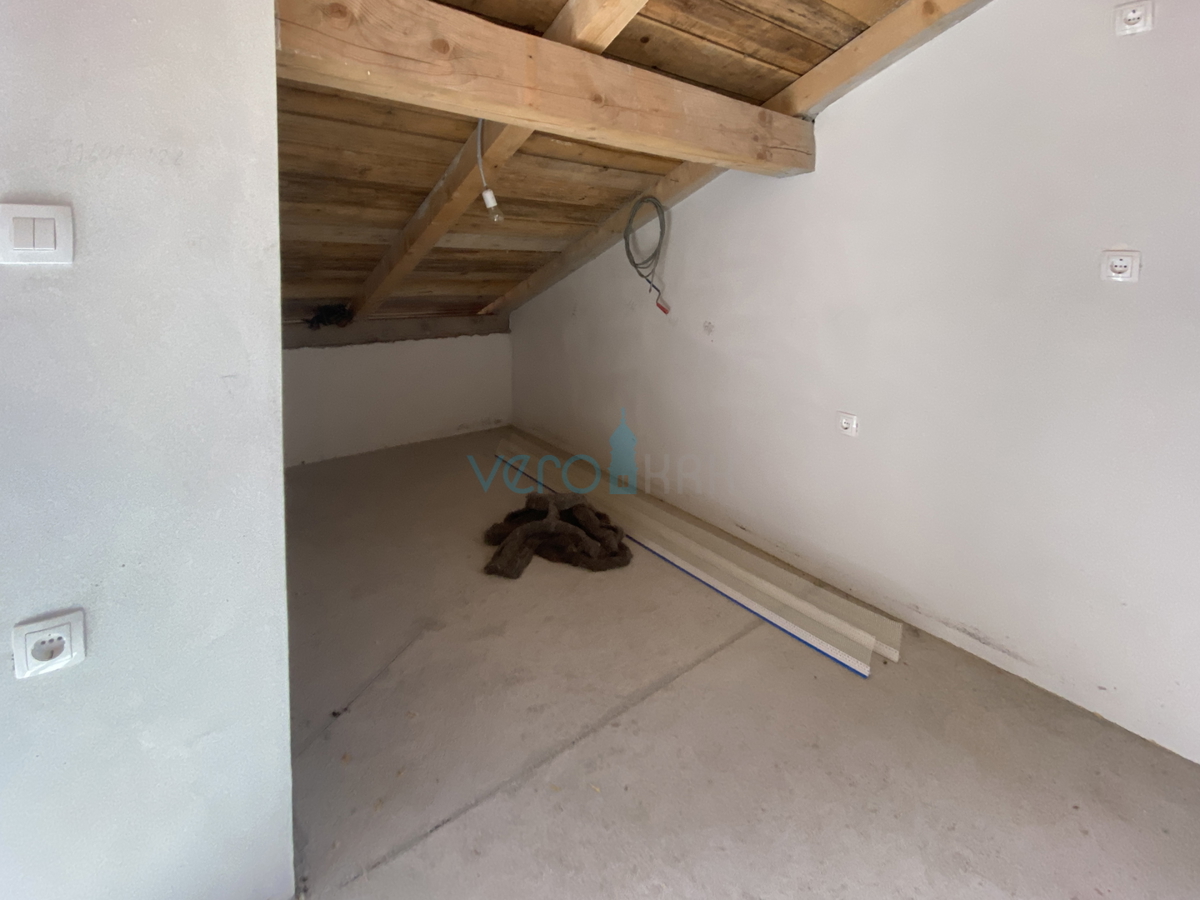 Kostrena - obnovljena stara hiša, 5 apartmajev, razgled, prodaja
