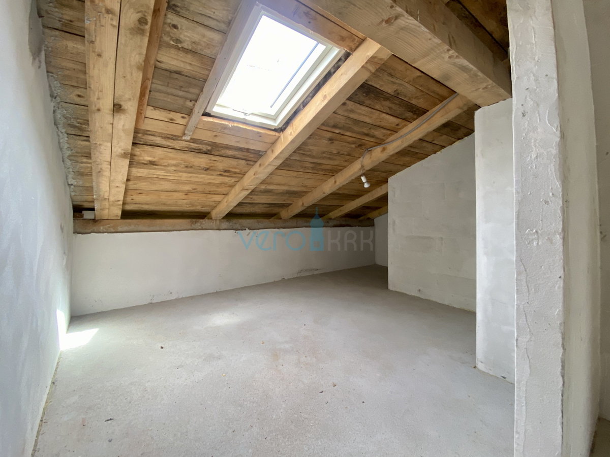 Kostrena - obnovljena stara hiša, 5 apartmajev, razgled, prodaja