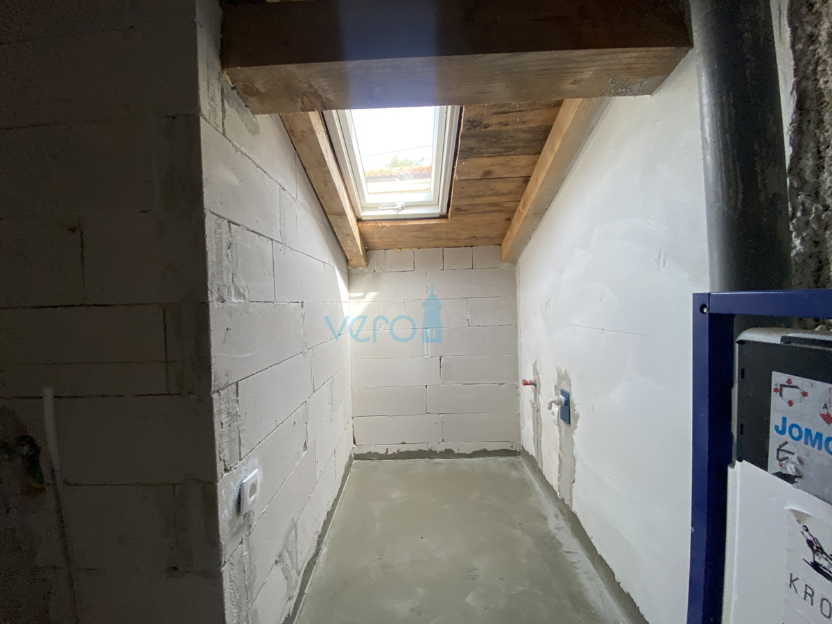 Kostrena - obnovljena stara hiša, 5 apartmajev, razgled, prodaja