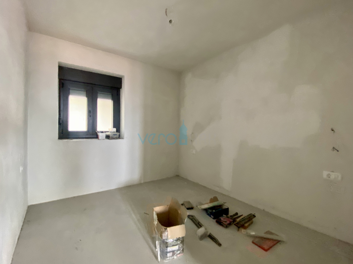 Kostrena - obnovljena stara hiša, 5 apartmajev, razgled, prodaja