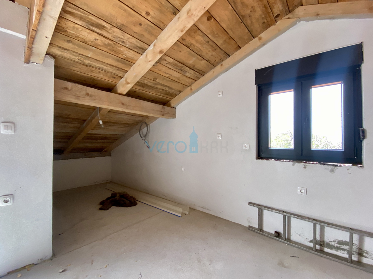 Kostrena - obnovljena stara hiša, 5 apartmajev, razgled, prodaja