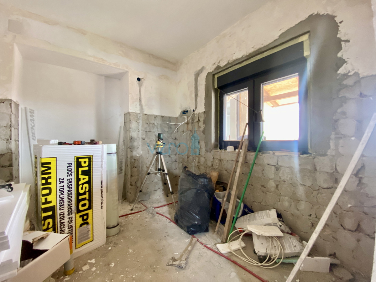 Kostrena - obnovljena stara hiša, 5 apartmajev, razgled, prodaja