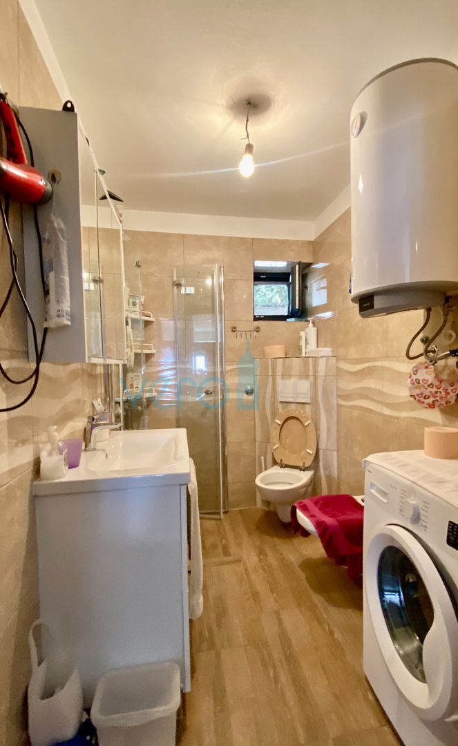 Kostrena - obnovljena stara hiša, 5 apartmajev, razgled, prodaja