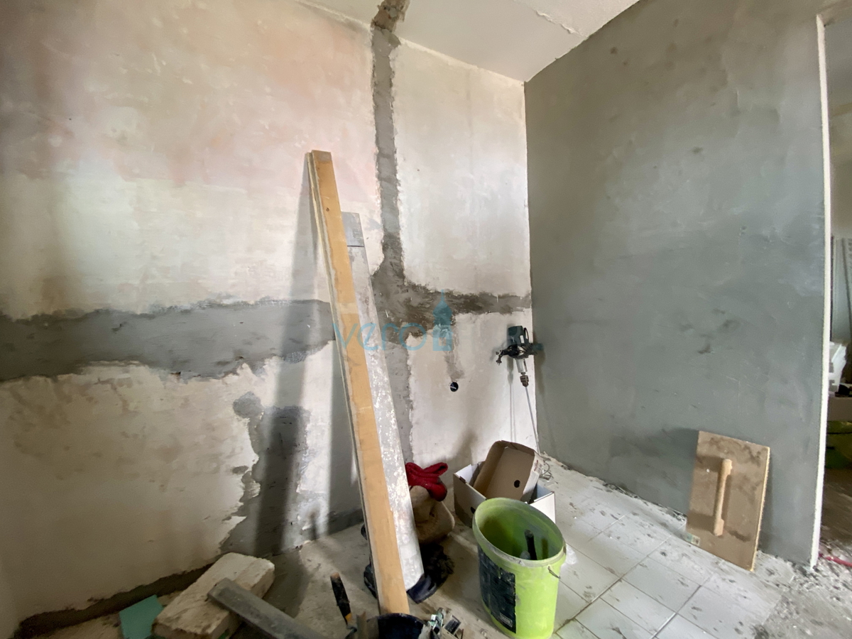 Kostrena - obnovljena stara hiša, 5 apartmajev, razgled, prodaja