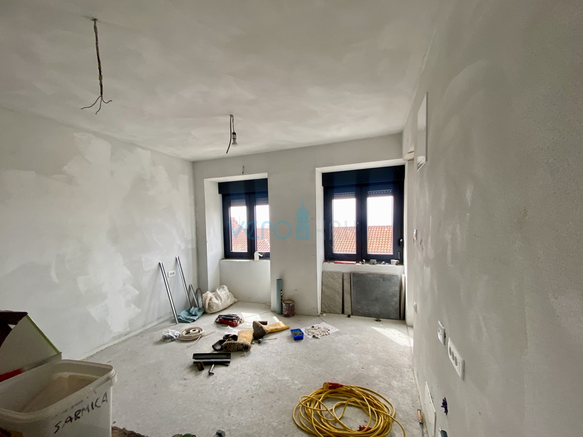 Kostrena - obnovljena stara hiša, 5 apartmajev, razgled, prodaja