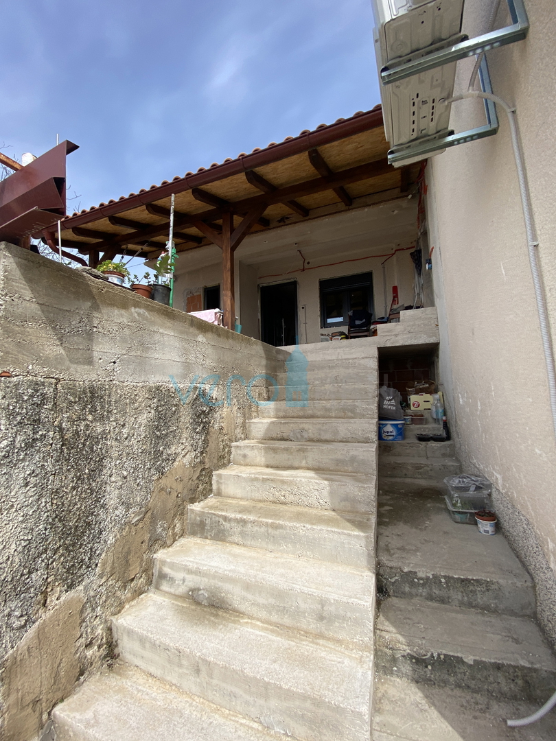 Kostrena - obnovljena stara hiša, 5 apartmajev, razgled, prodaja