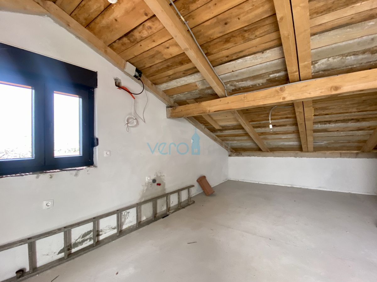 Kostrena - obnovljena stara hiša, 5 apartmajev, razgled, prodaja