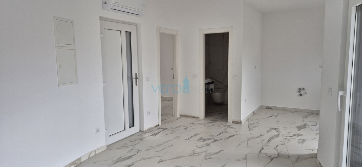 Uvala Soline, otok Krk, novogradnja, trisobno stanovanje v nadstropju, vrt, razgled, prodaja