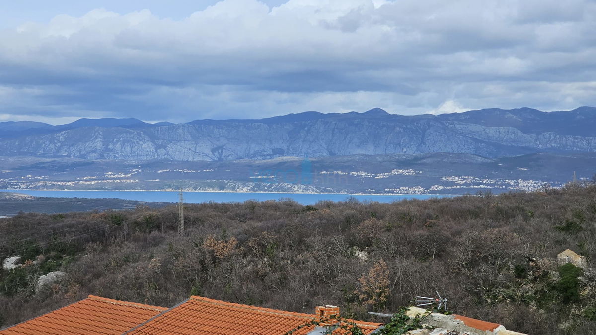 Otok Krk, Dobrinj, staro jedro, hiša s teraso in trajnim pogledom, prodamo