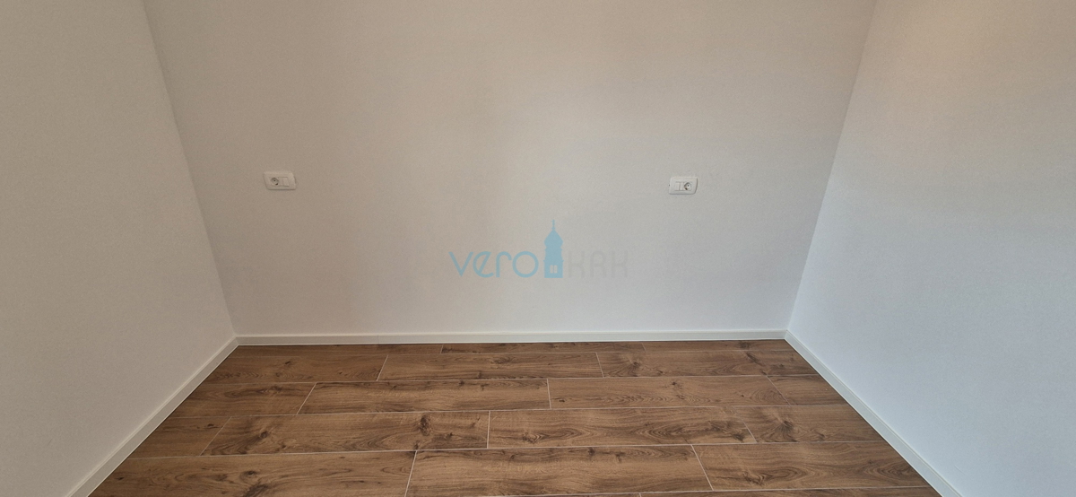 Otok Krk, Malinska, novogradnja, moderna hiša s bazenom, vrt, razgled, prodaja