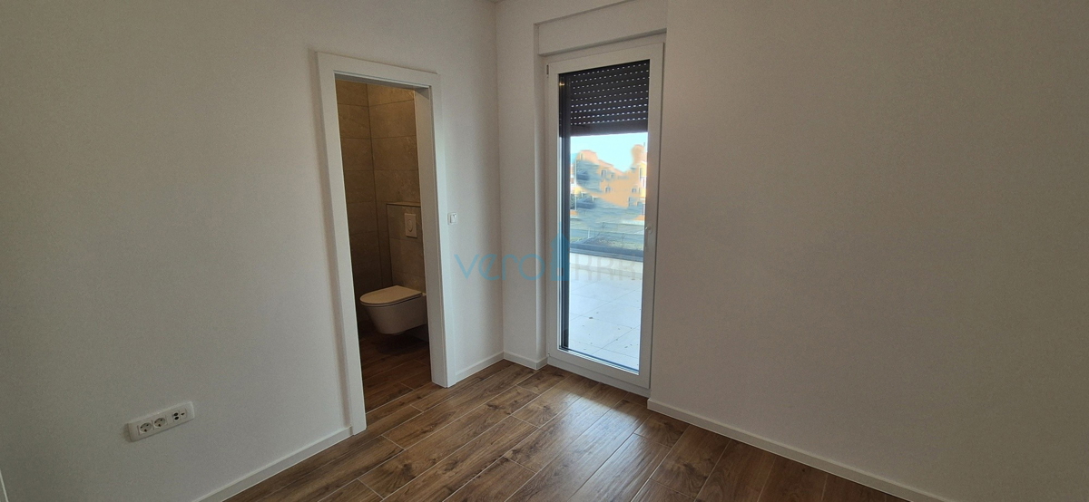 Otok Krk, Malinska, novogradnja, moderna hiša s bazenom, vrt, razgled, prodaja