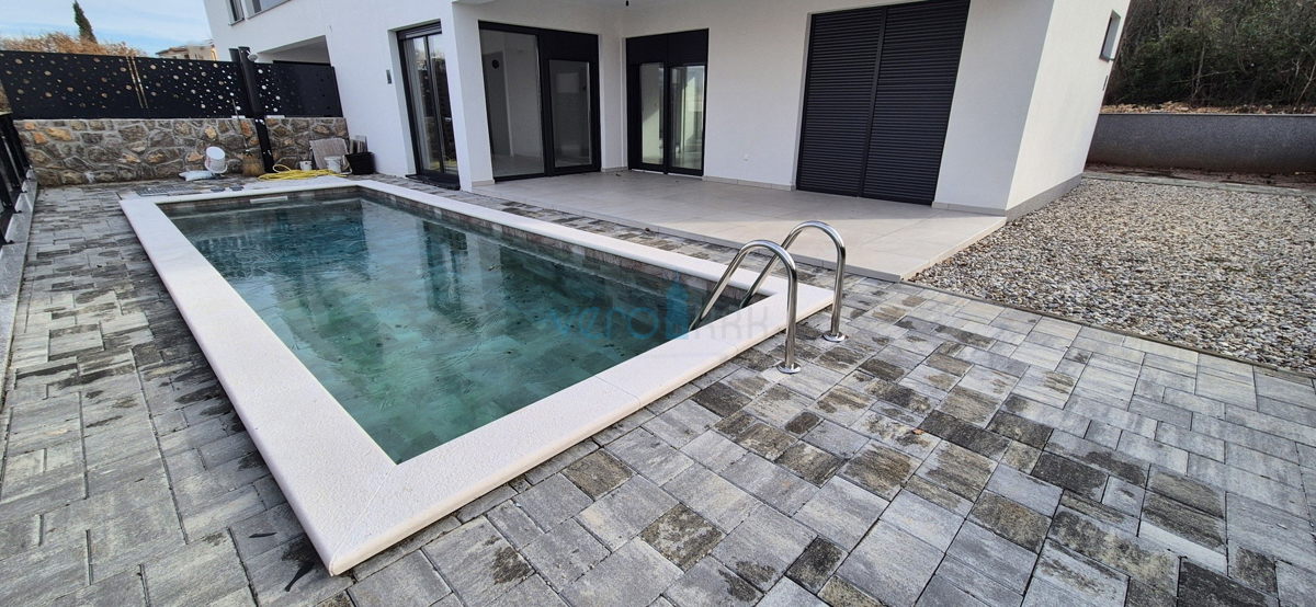 Otok Krk, Malinska, novogradnja, moderna hiša s bazenom, vrt, razgled, prodaja