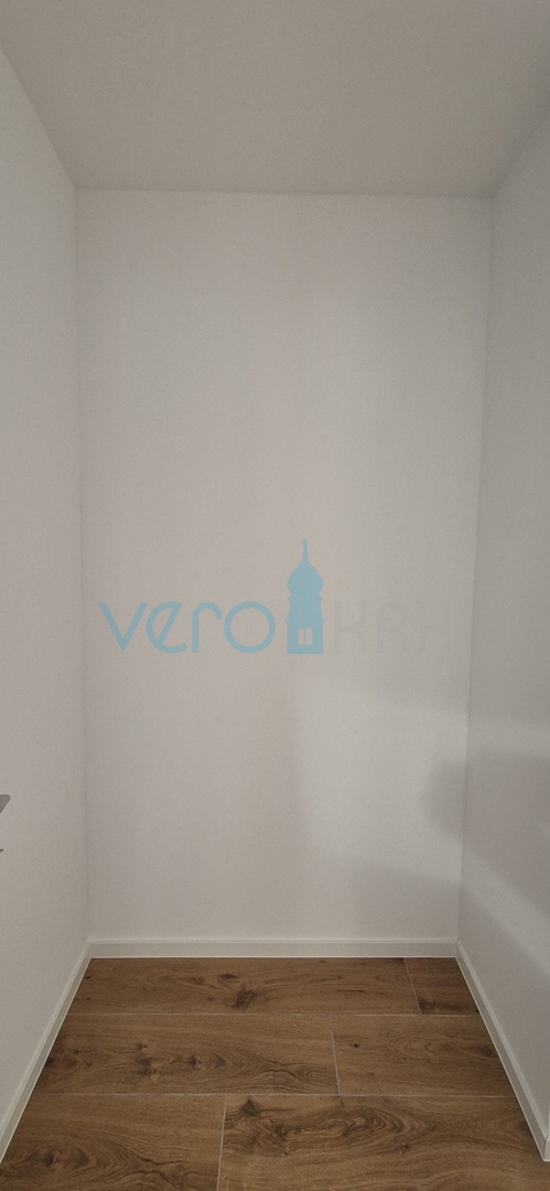 Otok Krk, Malinska, novogradnja, moderna hiša s bazenom, vrt, razgled, prodaja