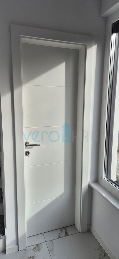 Otok Krk, Malinska, novogradnja, moderna hiša s bazenom, vrt, razgled, prodaja