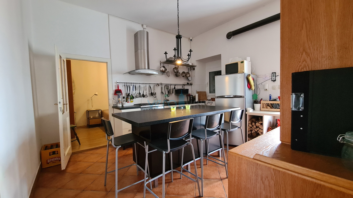 Rijeka, Grobnik, dvojček, 162 m2, 200 m2 vrta, trajni pogled, prodamo