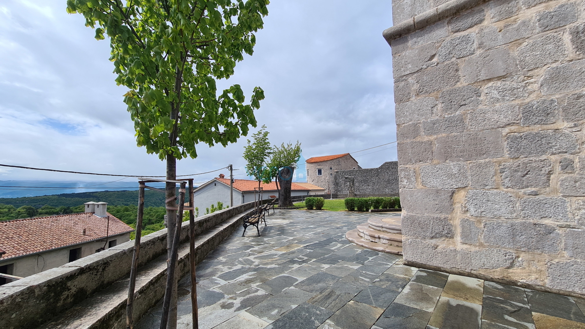 Rijeka, Grobnik, dvojček, 162 m2, 200 m2 vrta, trajni pogled, prodamo
