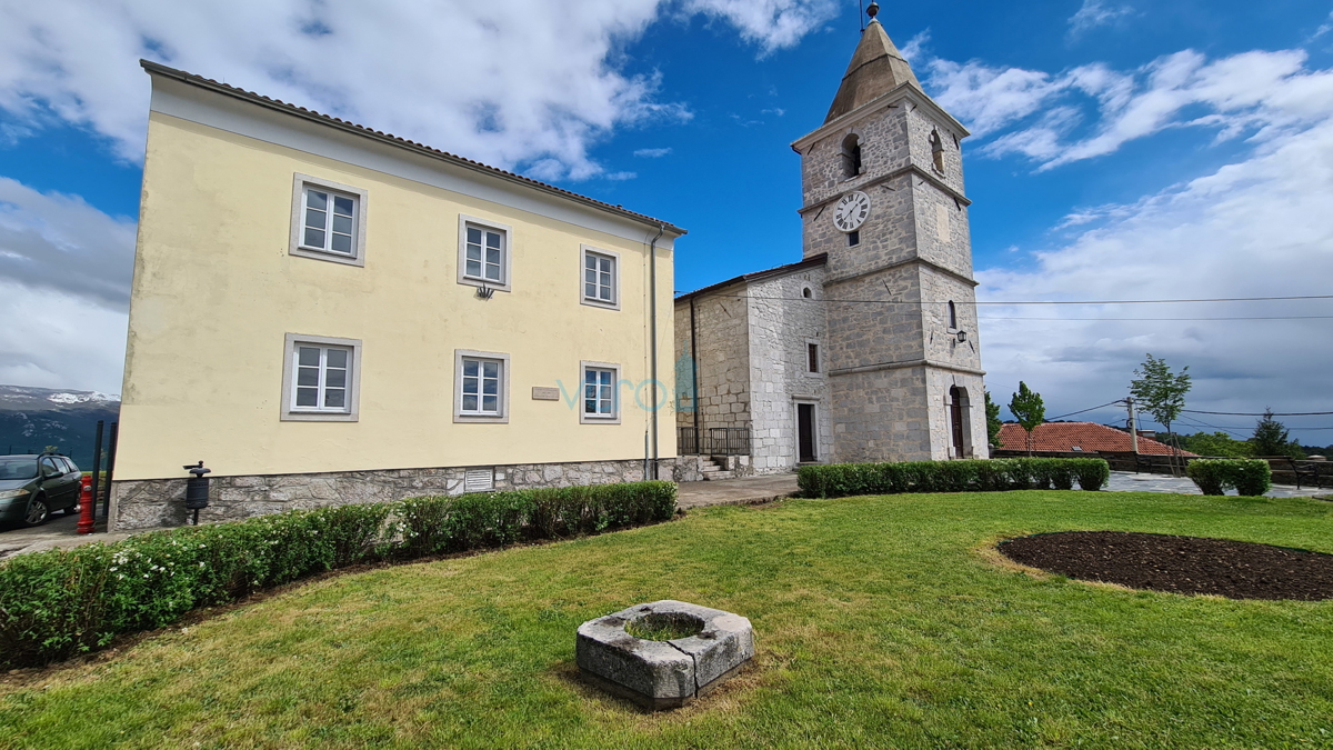Rijeka, Grobnik, dvojček, 162 m2, 200 m2 vrta, trajni pogled, prodamo