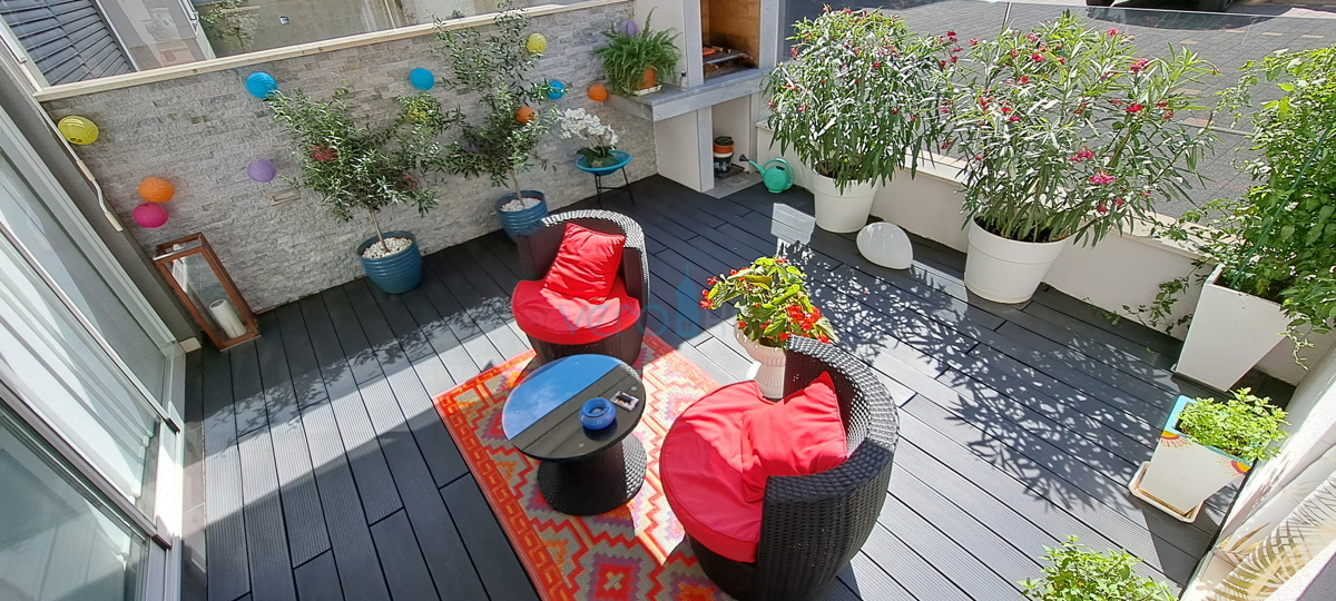 Njivice, otok Krk, moderen apartma 66 m2 v pritličju z vrtom, 150m do morja