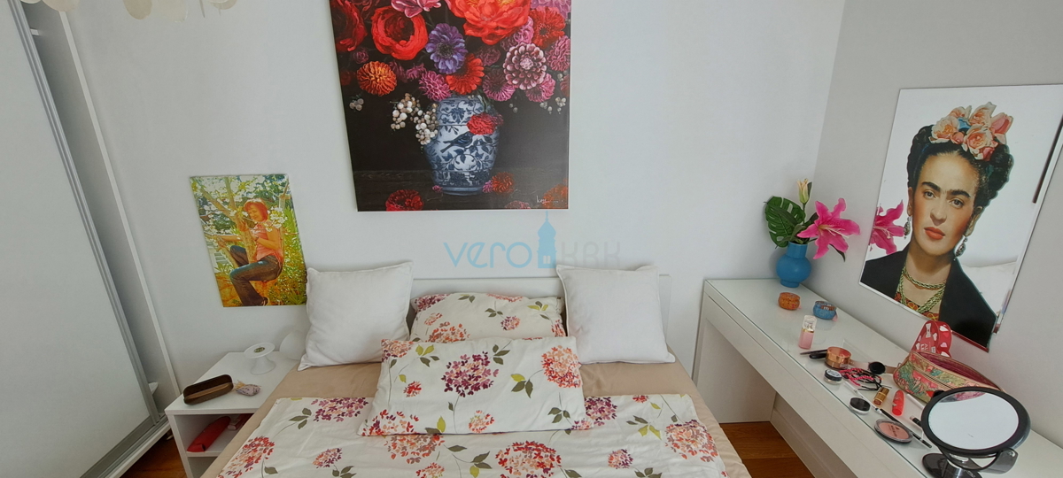 Njivice, otok Krk, moderen apartma 66 m2 v pritličju z vrtom, 150m do morja