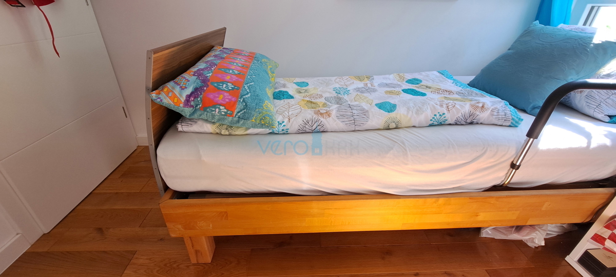 Njivice, otok Krk, moderen apartma 66 m2 v pritličju z vrtom, 150m do morja