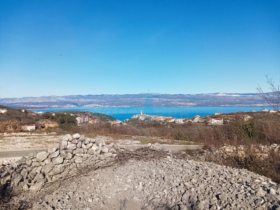 Vrbnik, otok Krk, gradbeno zemljišče 3136 m2, pogled na morje, prodaja