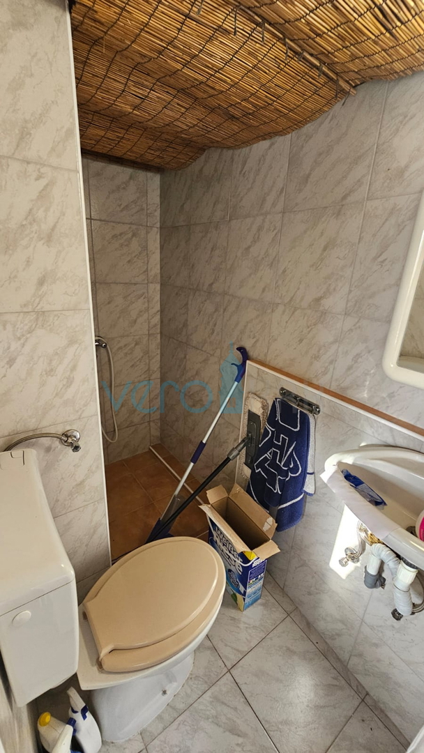Dobrinj, Rasopasno, Dvojna hiša s 3 stanovanji in zemljiščem, prodaja