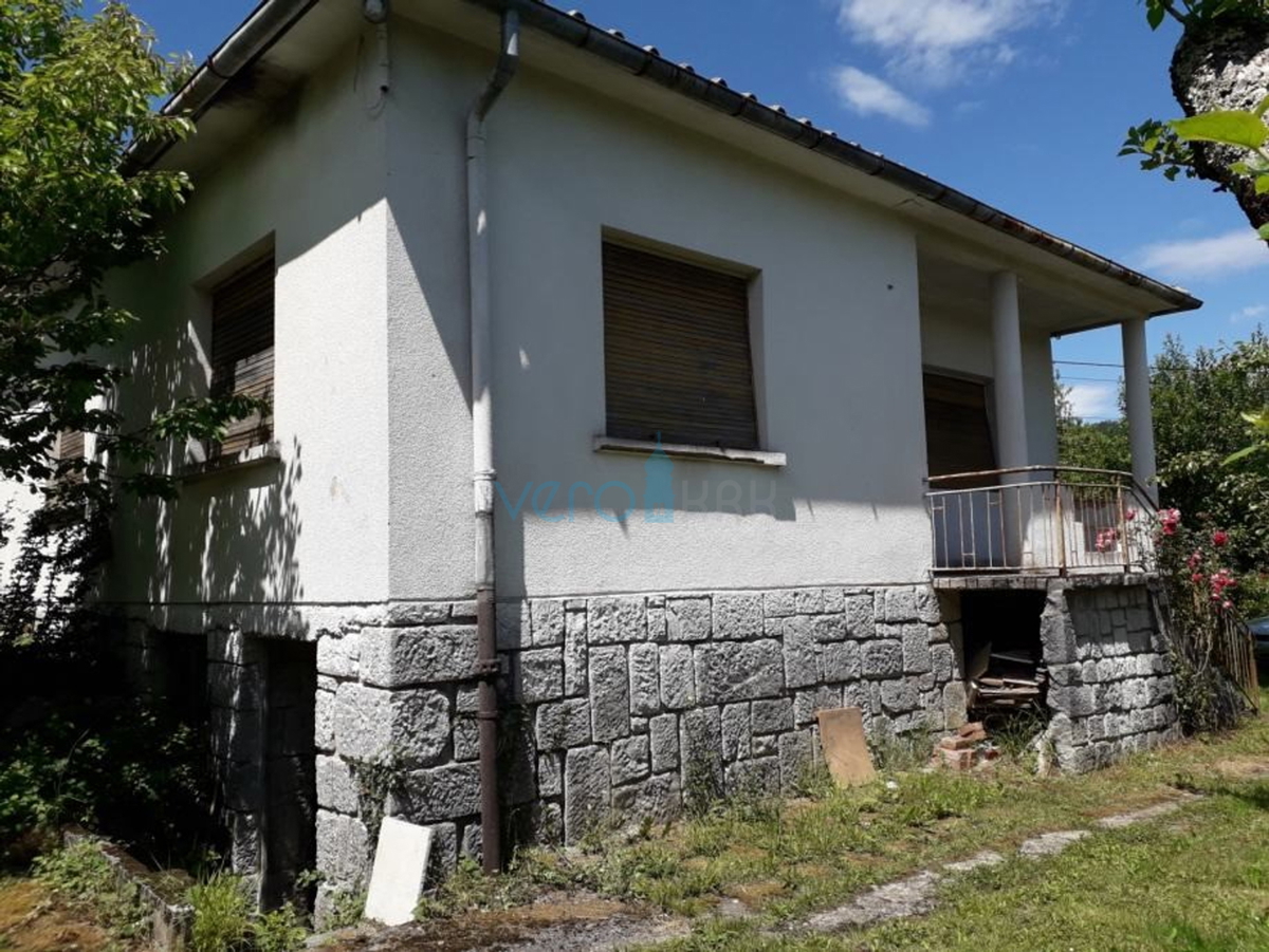 Matulji, Šapjane, Samostojna hiša z vrtom na mirni lokaciji, za obnovo, prodaja