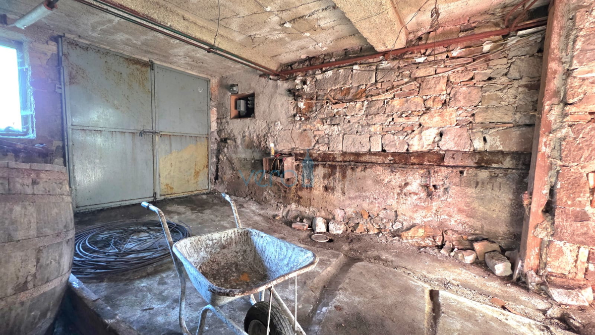 Matulji, Šapjane, Samostojna hiša z vrtom na mirni lokaciji, za obnovo, prodaja