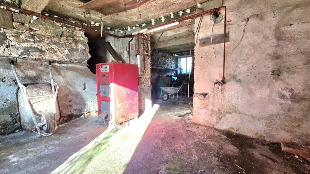 Matulji, Šapjane, Samostojna hiša z vrtom na mirni lokaciji, za obnovo, prodaja