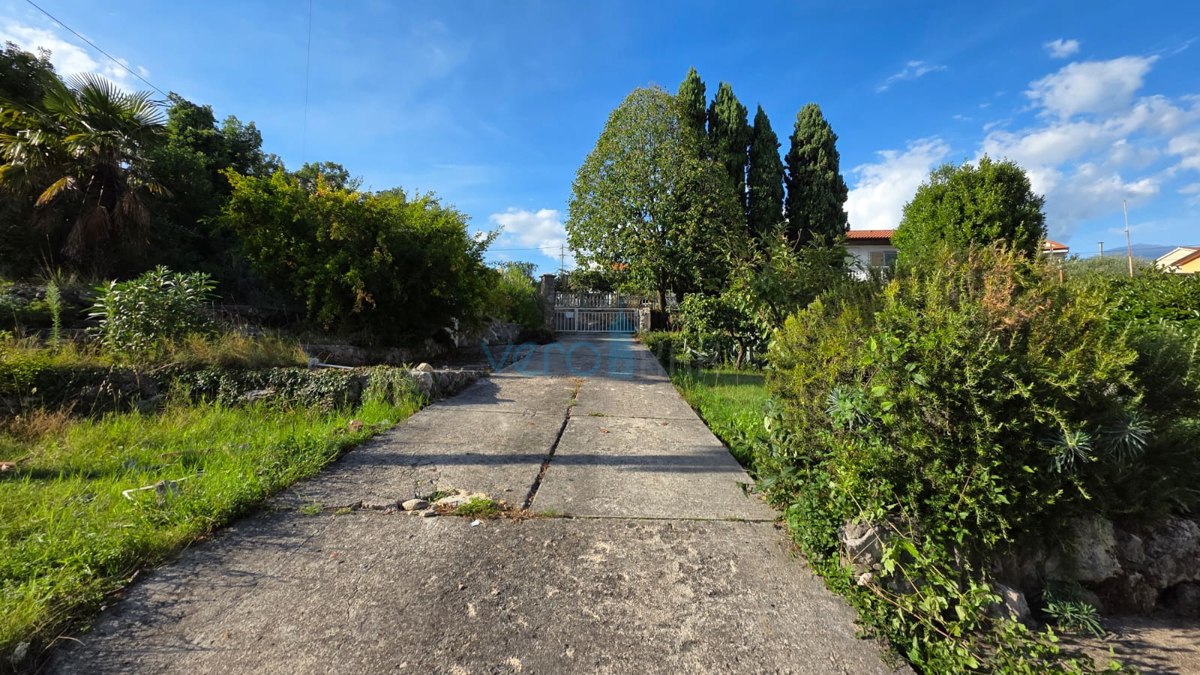 Kastav, Ćikovići, prostrani dvosobni stan od 105m2, pogled na more, prodaja