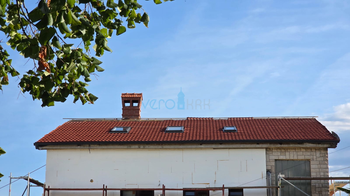Kastav, Ćikovići, prostrani dvosobni stan od 105m2, pogled na more, prodaja