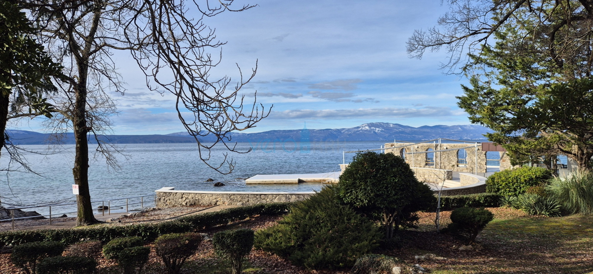 Njivice, otok Krk, enosobno stanovanje s čudovitim pogledom na morje, prodaja