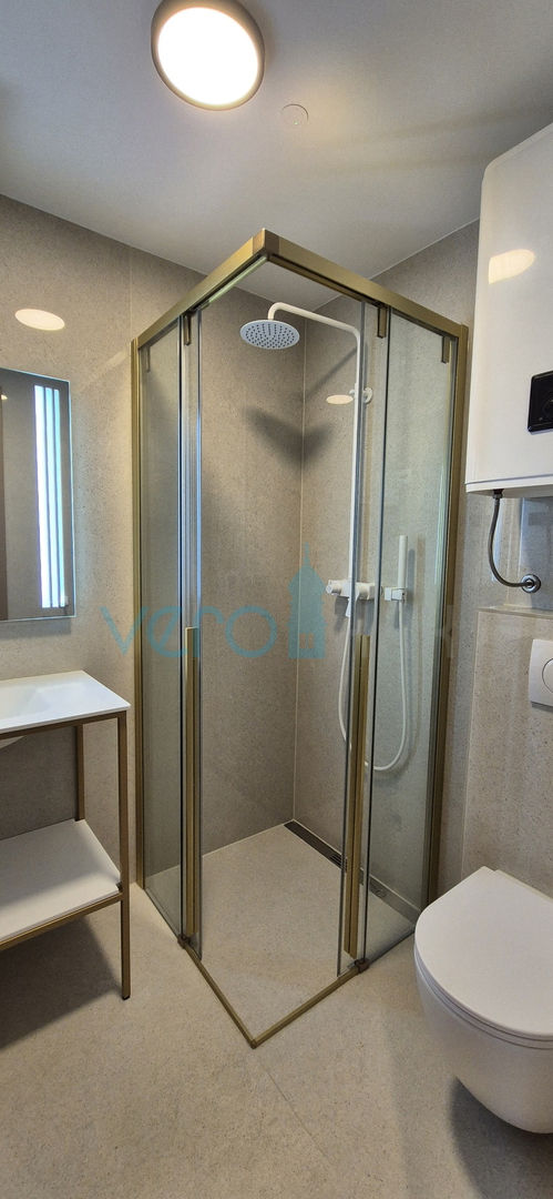 Crikvenica, novogradnja, stanovanje 19 m2 v drugem nadstropju, dvigalo, prodaja