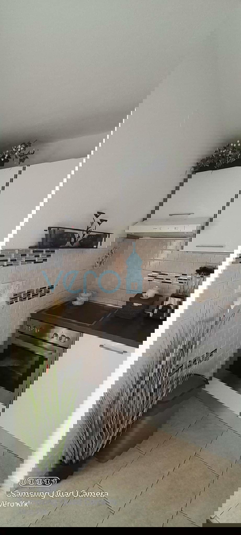 Krk, širše območje, apartma 55m2, vrt 59m2, razgled, prodaja