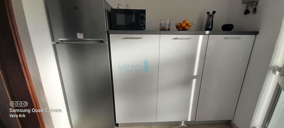 Krk, širše območje, apartma 55m2, vrt 59m2, razgled, prodaja