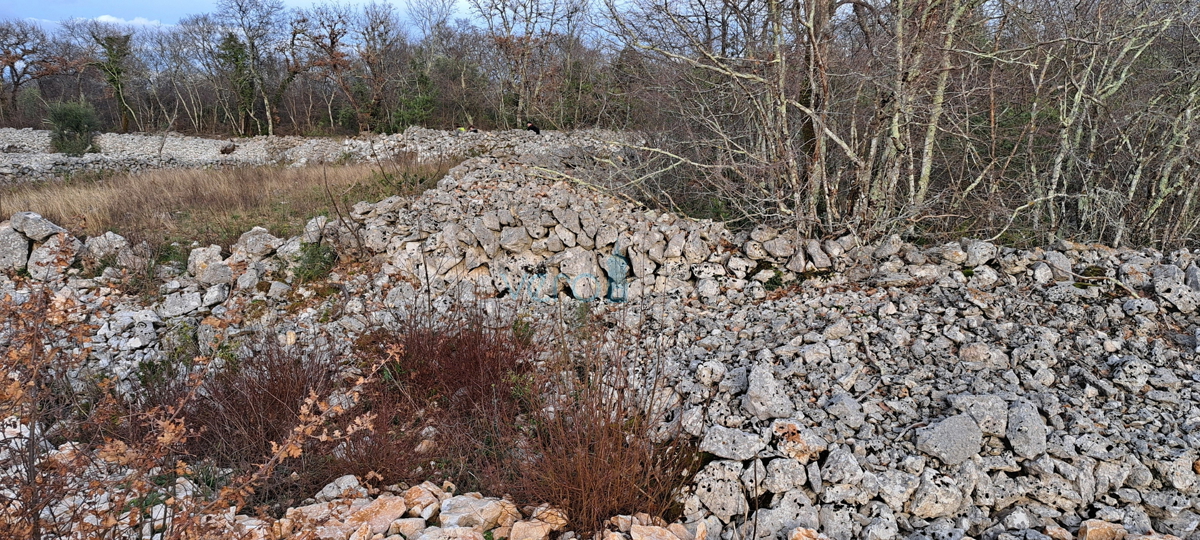 Malinska, gradbeno zemljišče 851 m2 z razgledom na morje, prodaja