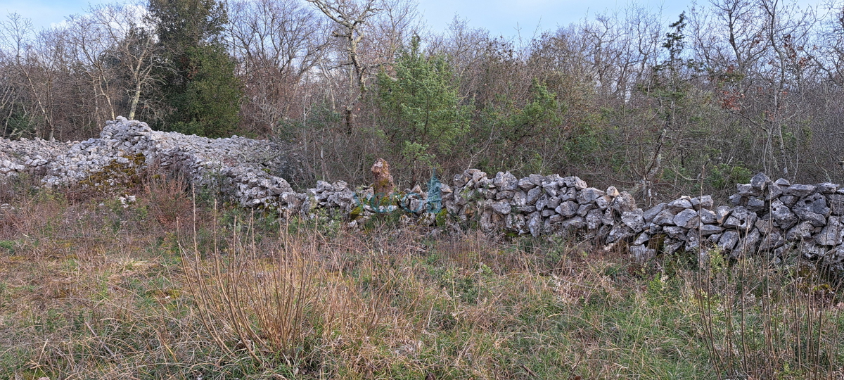 Malinska, gradbeno zemljišče 851 m2 z razgledom na morje, prodaja