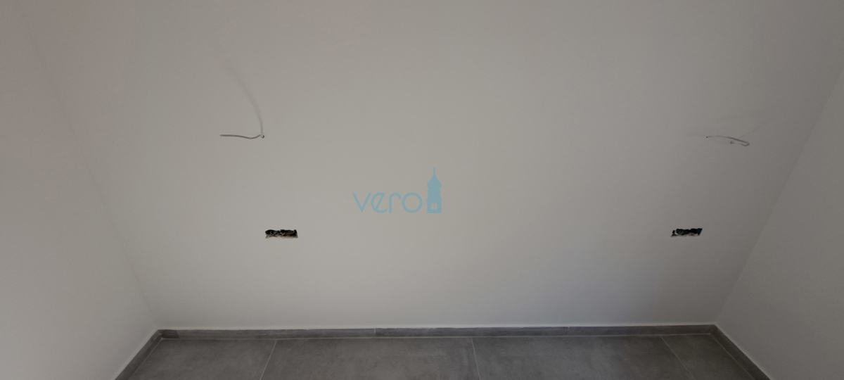 Uvala Soline, otok Krk, bližina, dvosobno stanovanje v pritličju, vrt, novogradnja, prodaja