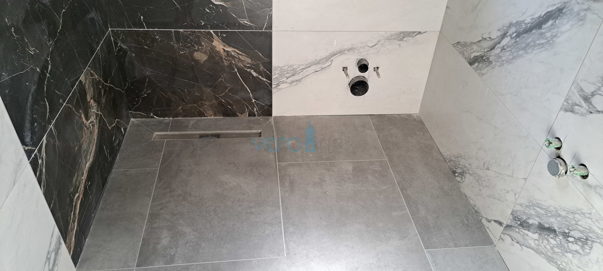 Uvala Soline, otok Krk, bližina, dvosobno stanovanje v pritličju, vrt, novogradnja, prodaja