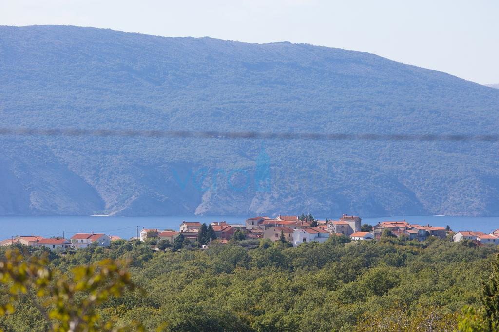 Otok Krk, mesto Krk, samostojna hiša z bazenom in pogledom na morje
