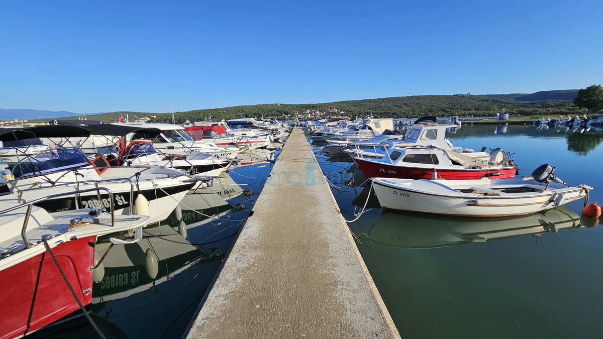 Uvala Soline, Čižići, 2-sobni apartmaji s terasami v novogradnji 320m od plaže, prodamo